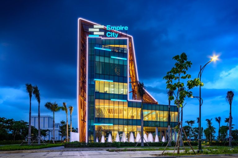 Empirecitysalesgallery 4