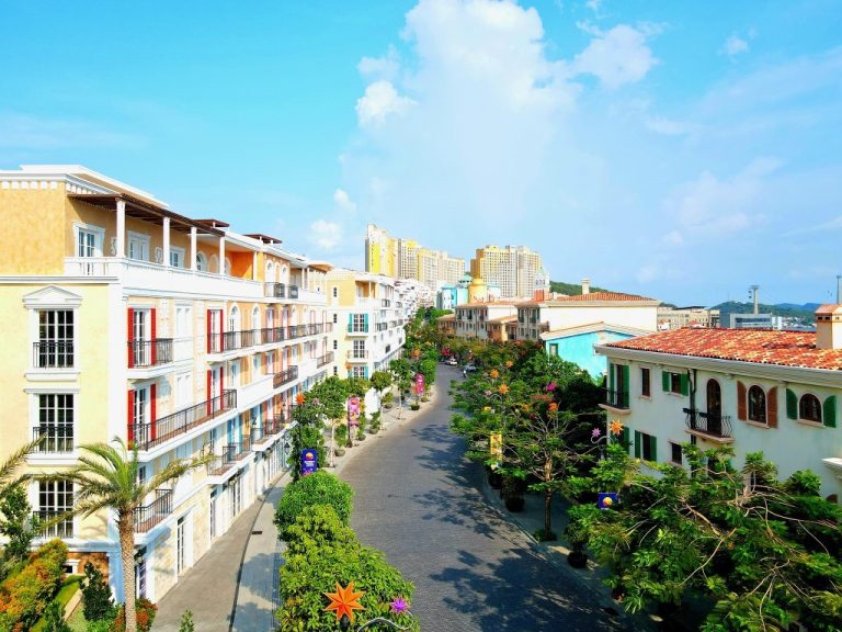 Thecentersunsettown 1